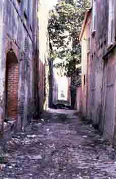 2-lodge-alley